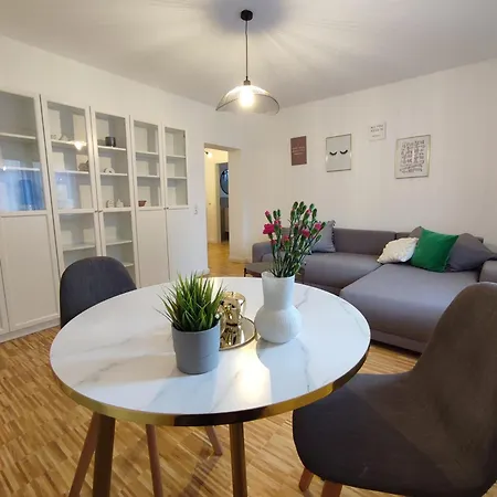 Modernes Apartment In Verkehrsguenstiger Lage Floersheim am Main Exterior photo